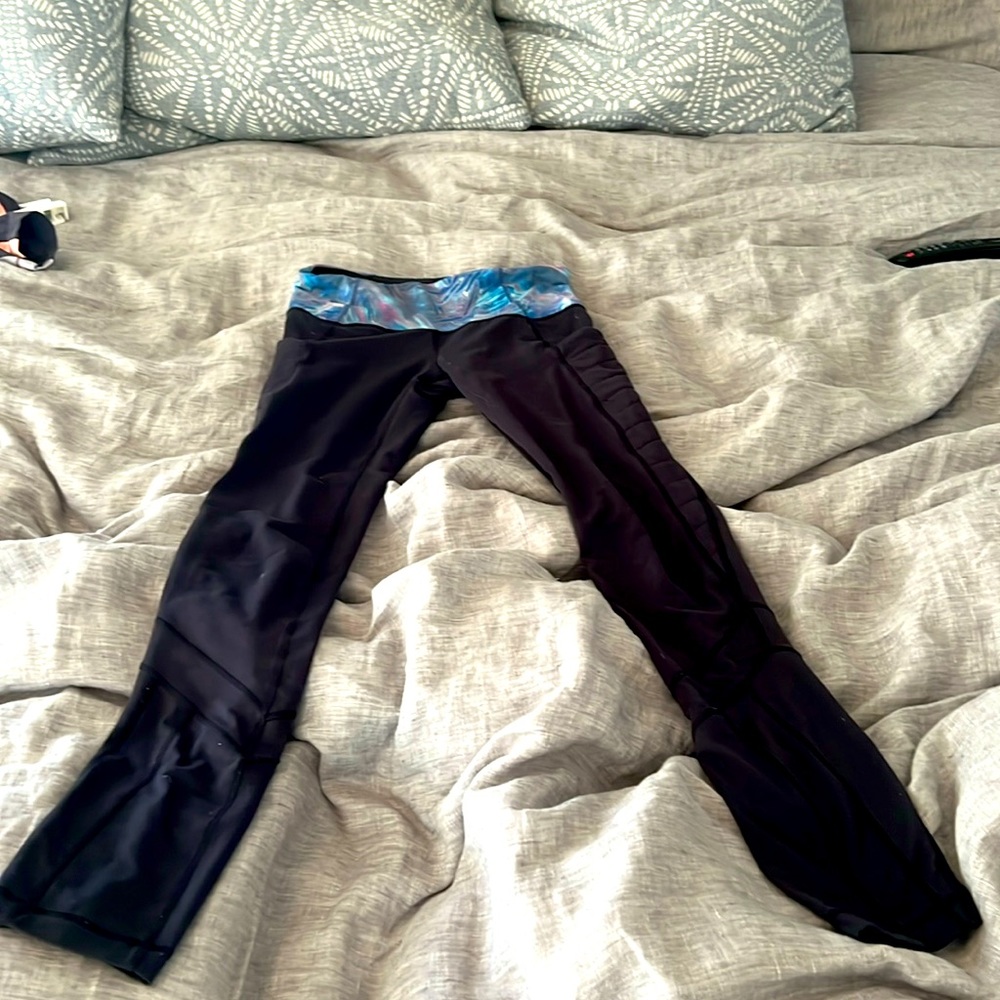 Super cute Ivivva/Lululemon leggings. Size L/12